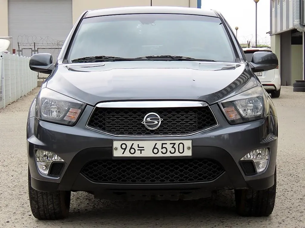 코란도스포츠 중고차 매물 사진 1 - 2015년 143,870km